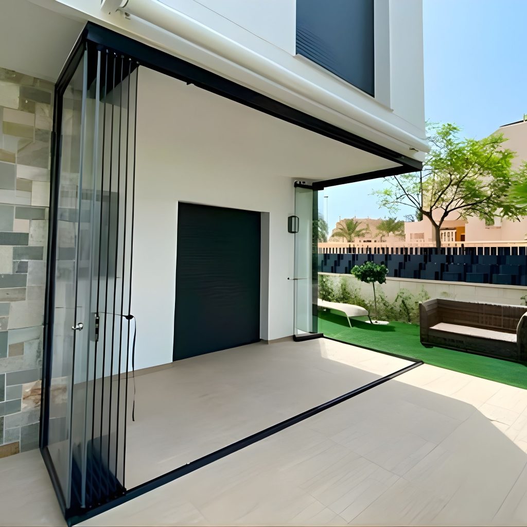 Cortina de cristal abierta perfilería negra